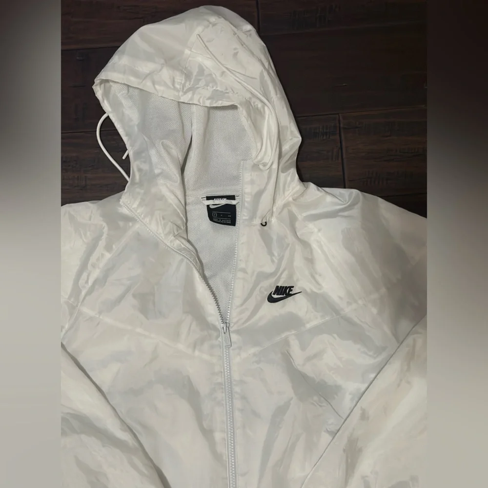 Nike Men's Classic White Windbreaker